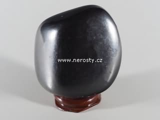 shungite, pebble